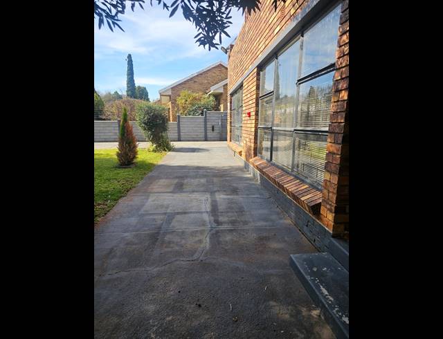 4 BEDROOM HOUSE FOR SALE IN VANDERBIJLPARK SE 2